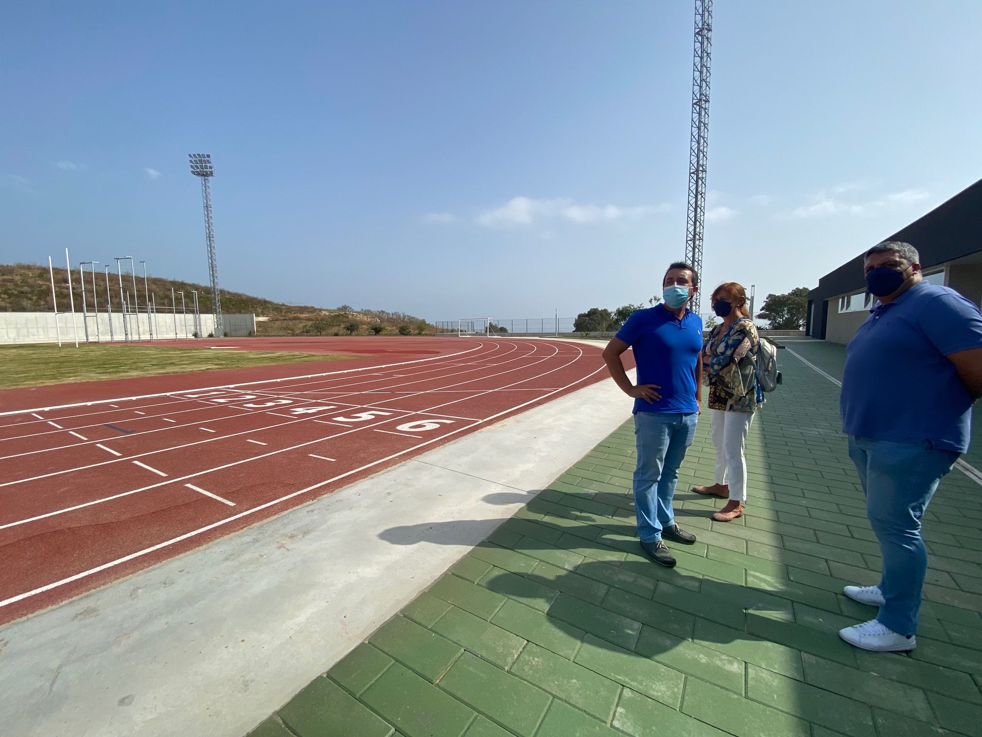 La primera fase de la pista de atletismo práticamente concluida