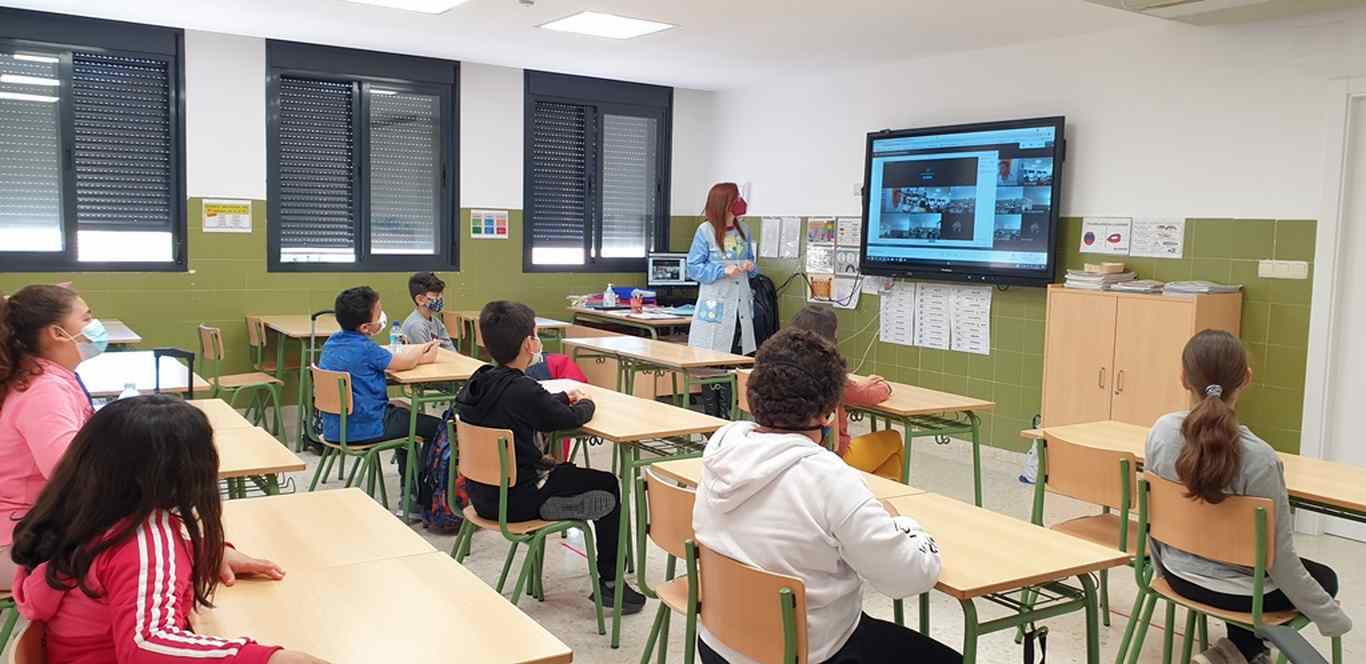 La semana termina con todas las aulas abiertas y ningún docente positivo
