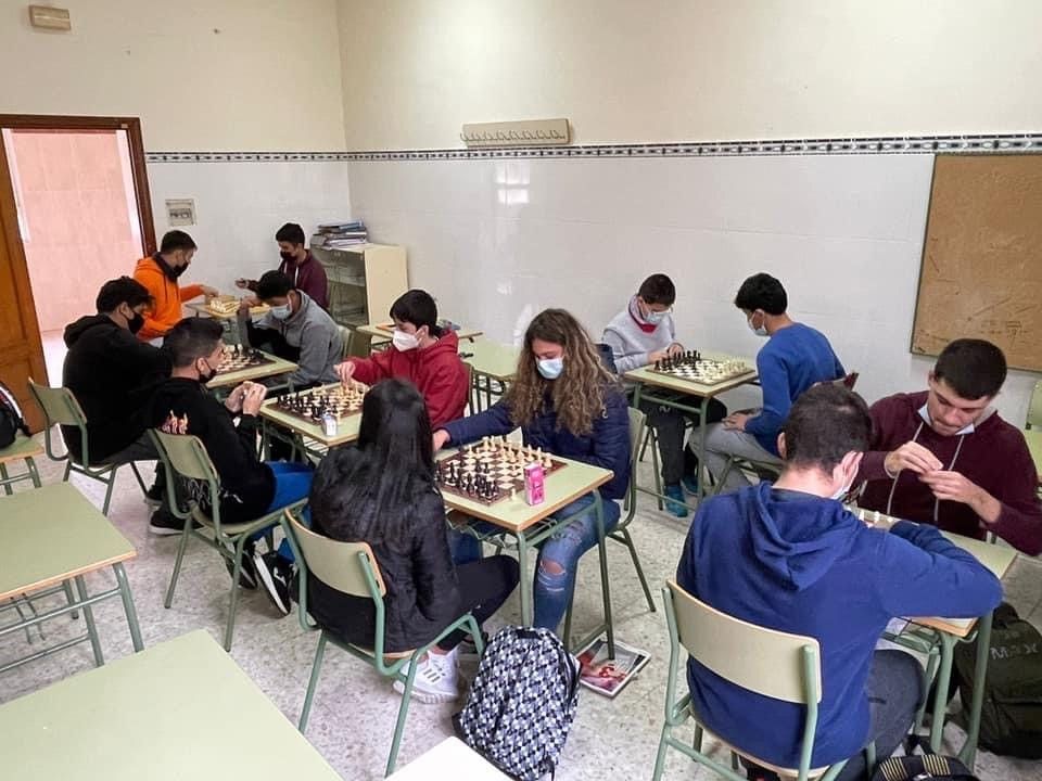 La práctica del Ajedrez en el Siete Colinas como plan de dinamización de los recreos