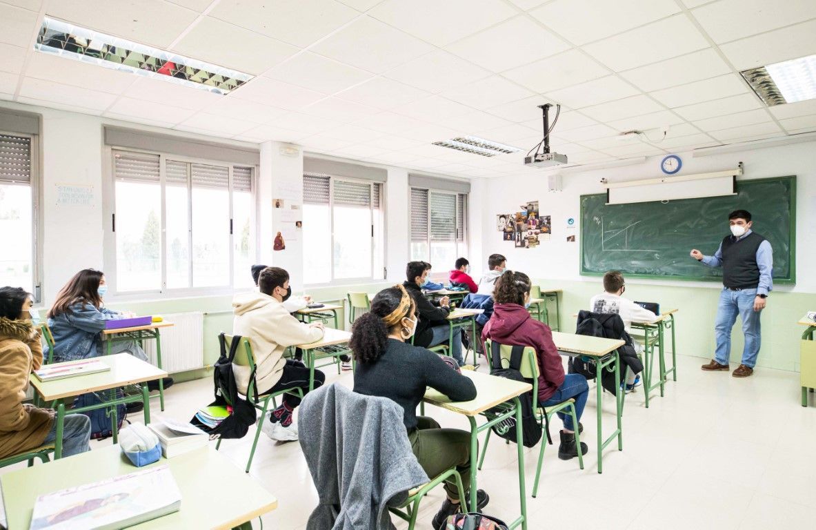 El MEFP convoca las ayudas para libros y material del próximo curso