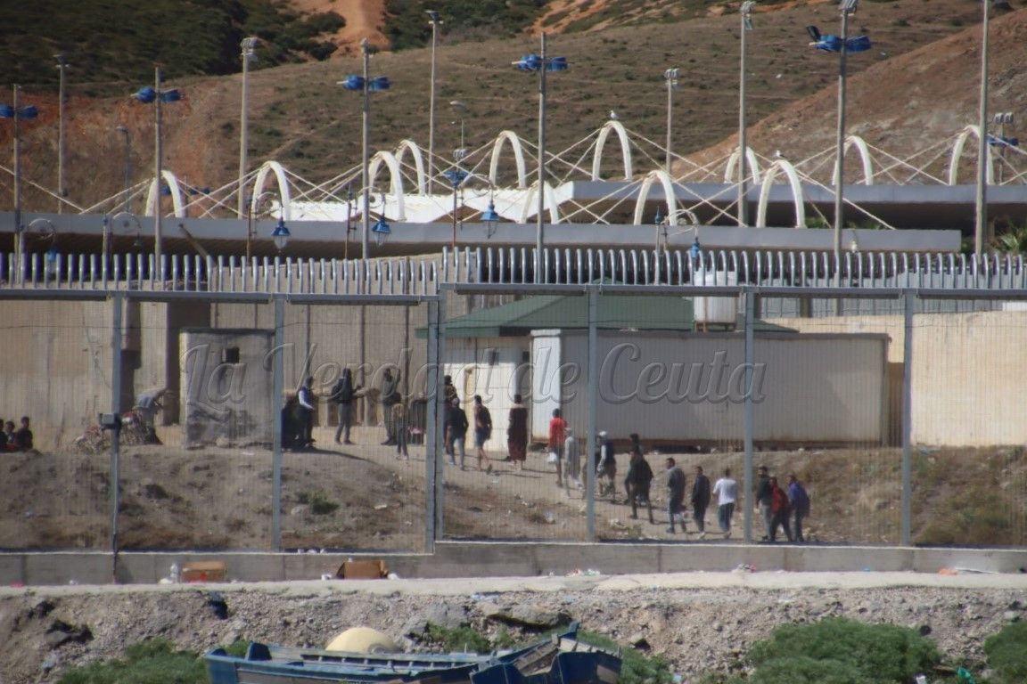 La Fiscalía denuncia a la delegada del Gobierno y a Mabel Deu por la expulsión de 34 MENAS a Marruecos