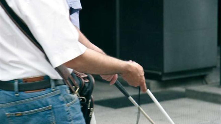 El voluntariado en la ONCE supera los 100.000 servicios prestados a personas ciegas y con baja visión