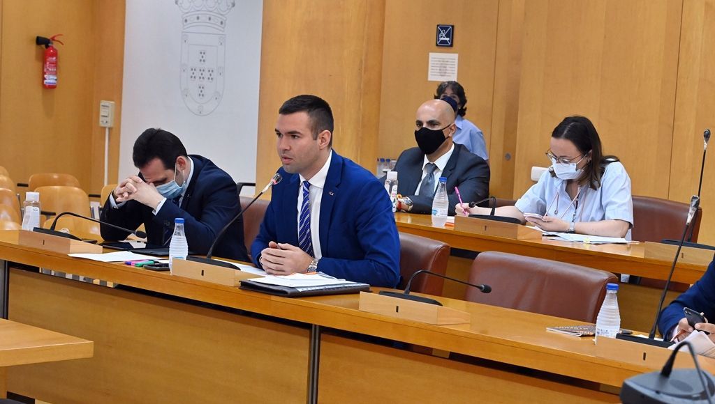 Los partidos de la Asamblea se niegan a debatir con Vox y sus propuestas caen en saco roto