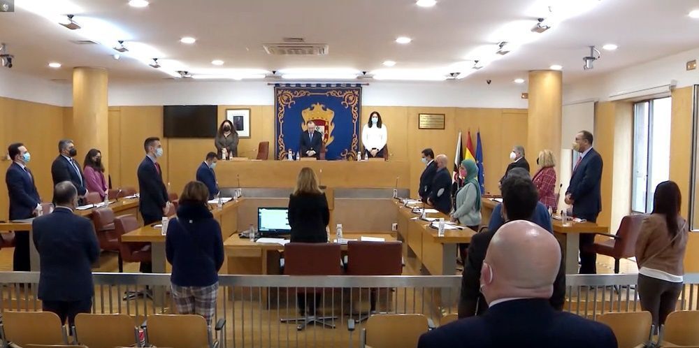 La Asamblea de Ceuta reafirma su compromiso con los derechos humanos recordando a las víctimas del Holocausto