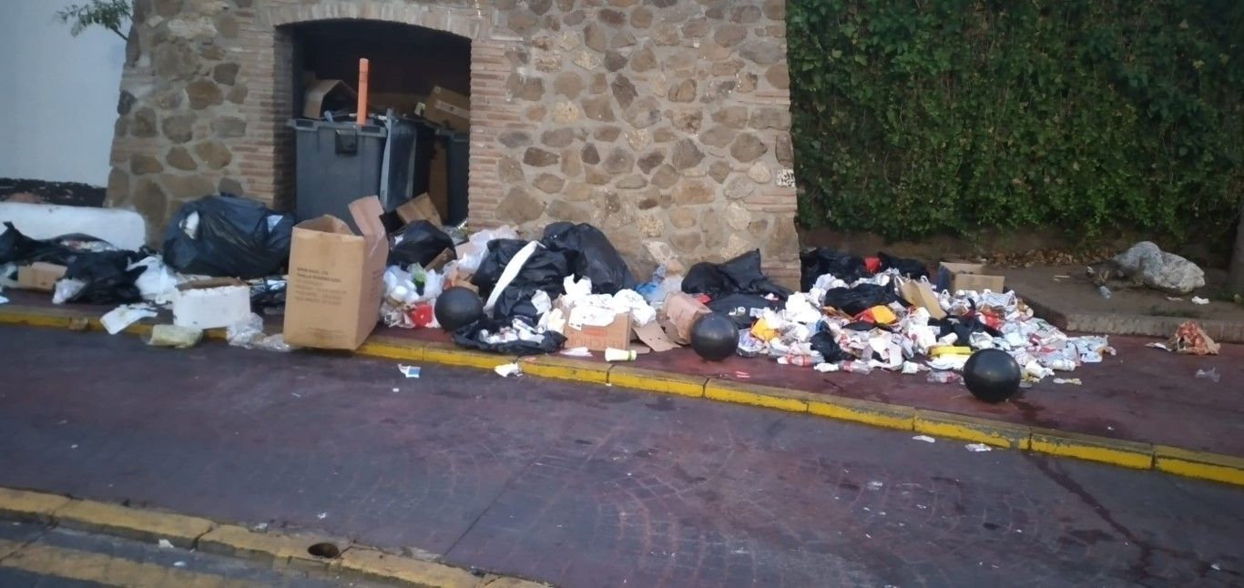 Los inmigrantes campan a sus anchas por el Poblado Marinero