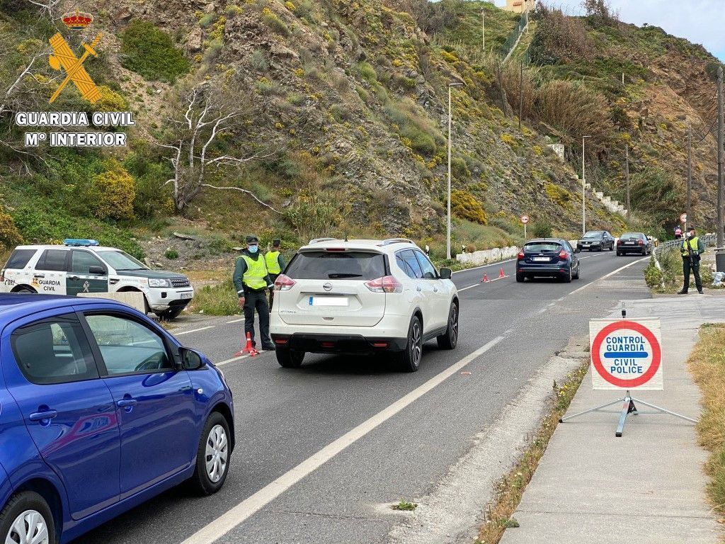 Las policías de tráfico realizarán más de 35.000 pruebas de alcohol y drogas a conductores cada día