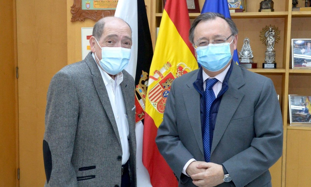 El presidente Vivas agradece su dedicación al exdirector general de Obras Públicas