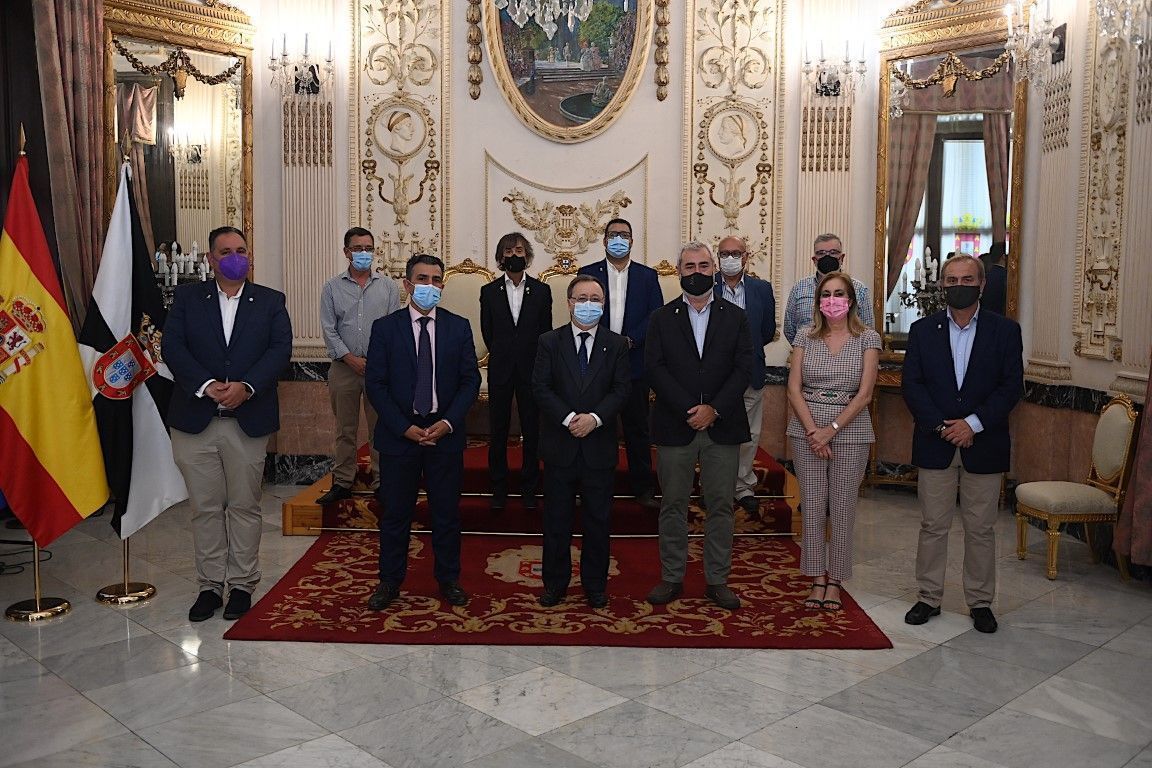 El presidente Vivas recibe a la Confraternidad de Hermandades Cristianas vinculadas a La Legión