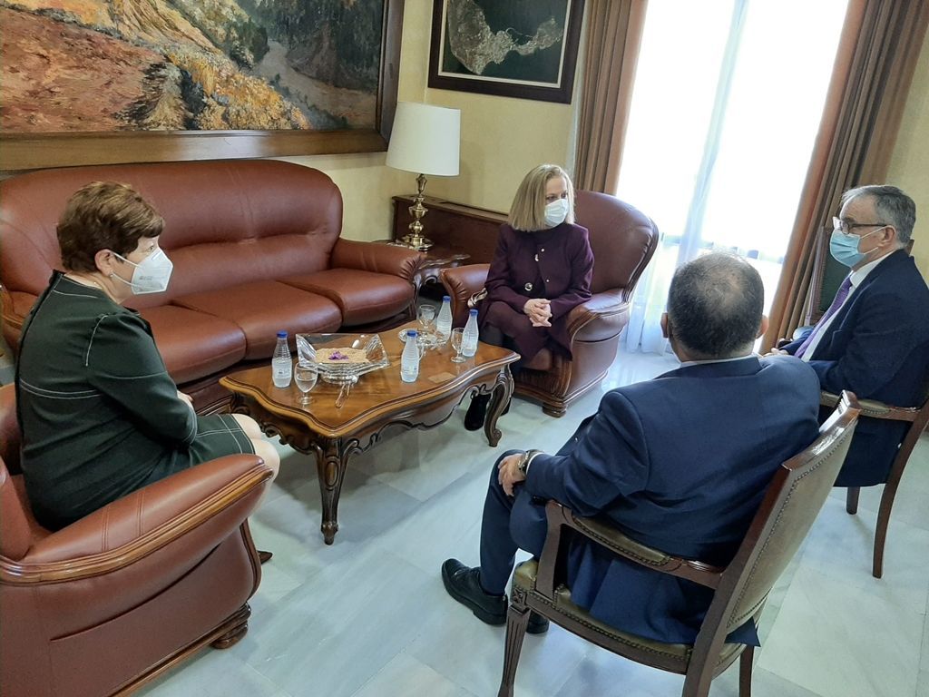 CSIF y CCOO lamentan que la nueva directora del INGESA no se reuniera con los sindicatos en su visita a Ceuta