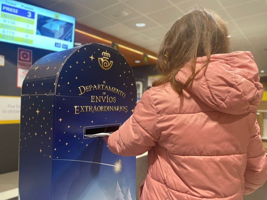 Correos instala buzones especiales en su oficina de Ceuta