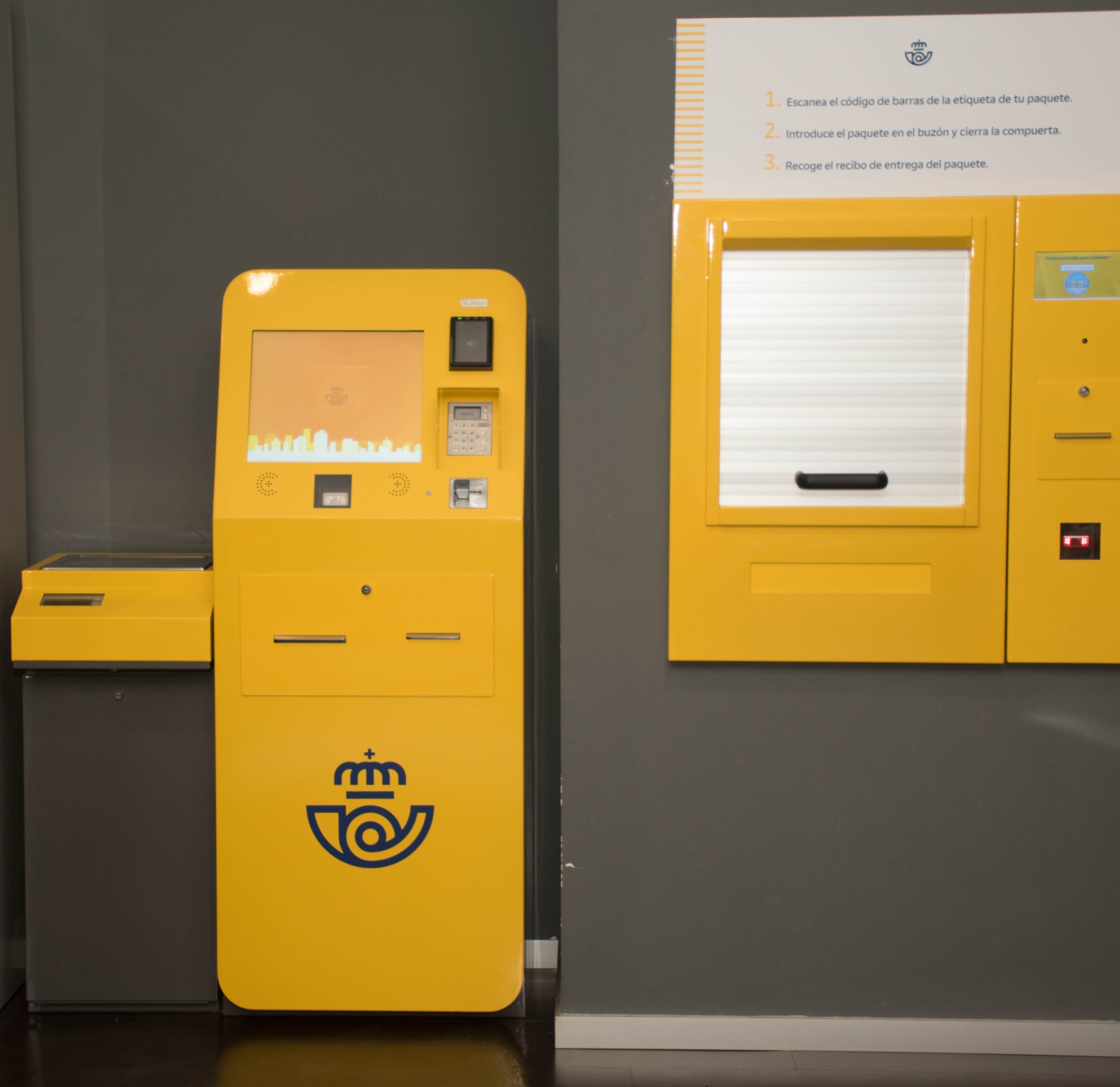 Correos instala “máquinas autoservicio” para el depósito de paquetes en las oficinas