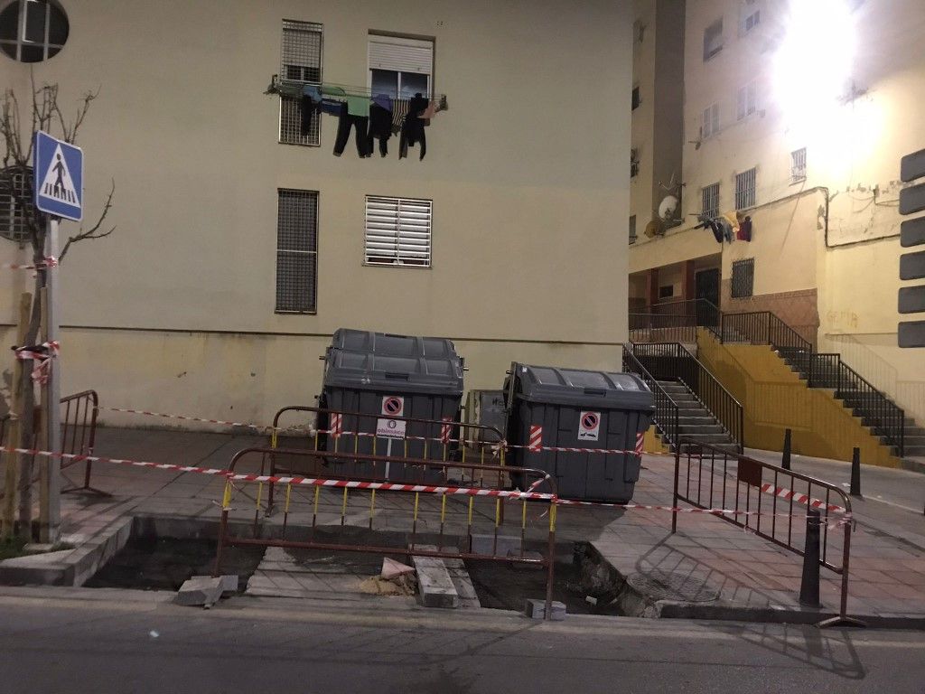 Una obra en Miramar Bajo impide recoger la basura