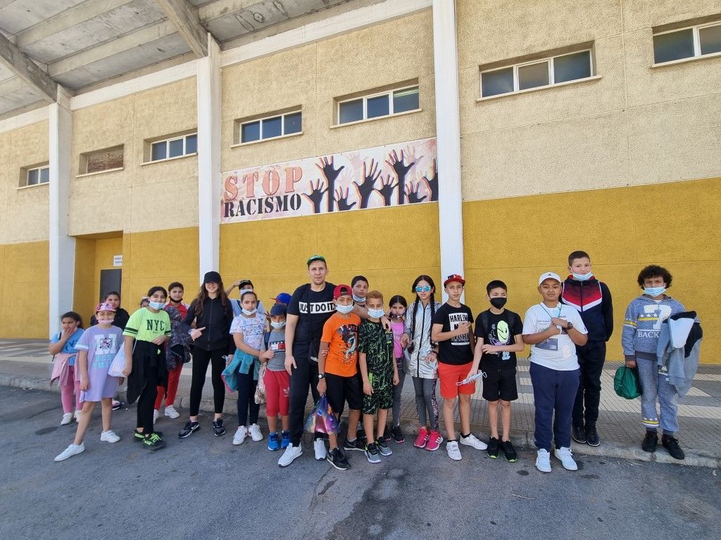 La AD Ceuta colabora con la Fundación Cruz Blanca
