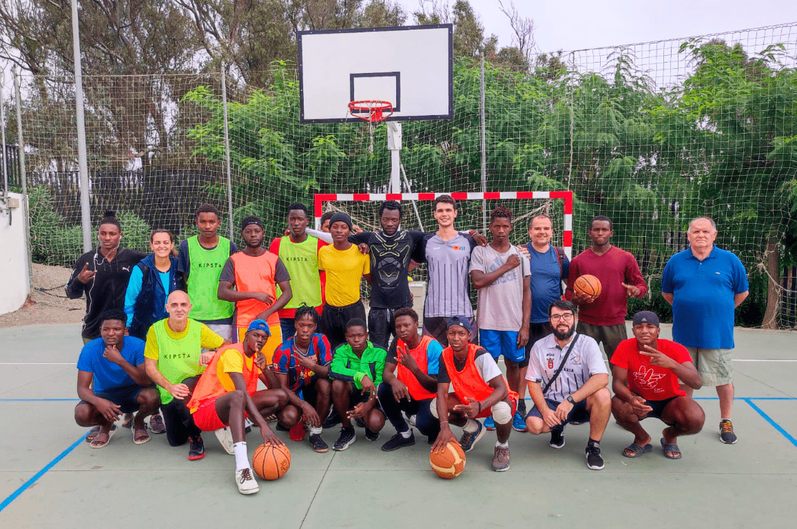 La FBC vuelve a unir deporte e inclusión con su iniciativa “baloncesto contra el racismo”