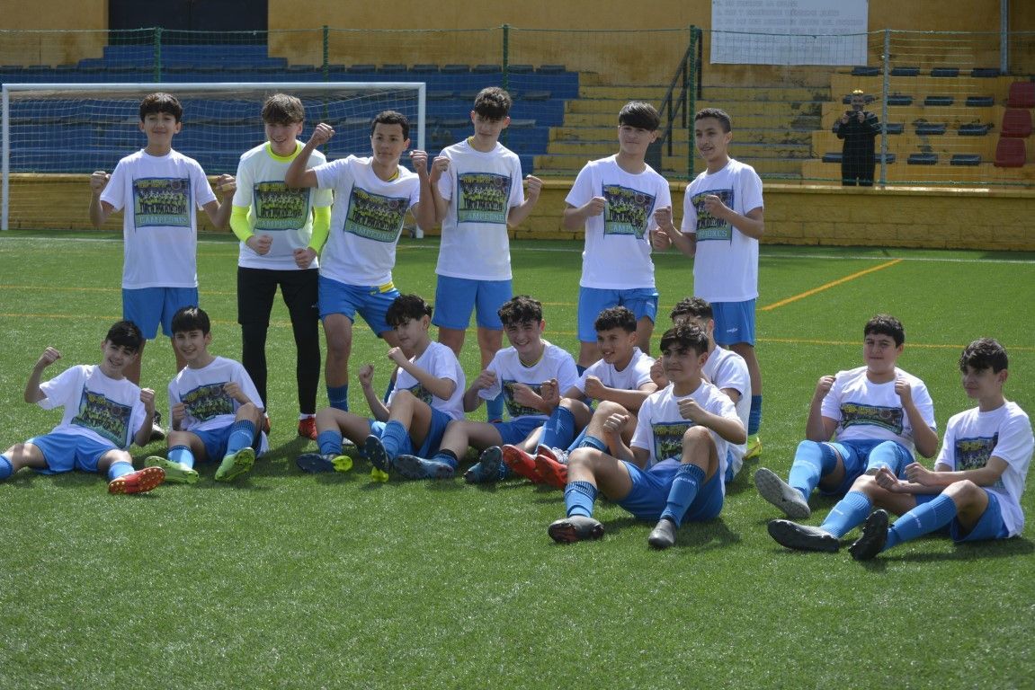 El Polillas Sporting logra el título de Liga en la categoría Infantil de Fútbol