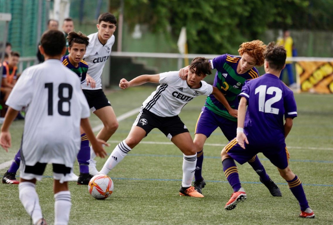 Dos derrotas en el arranque del Nacional Infantil y Cadete de Pontevedra 