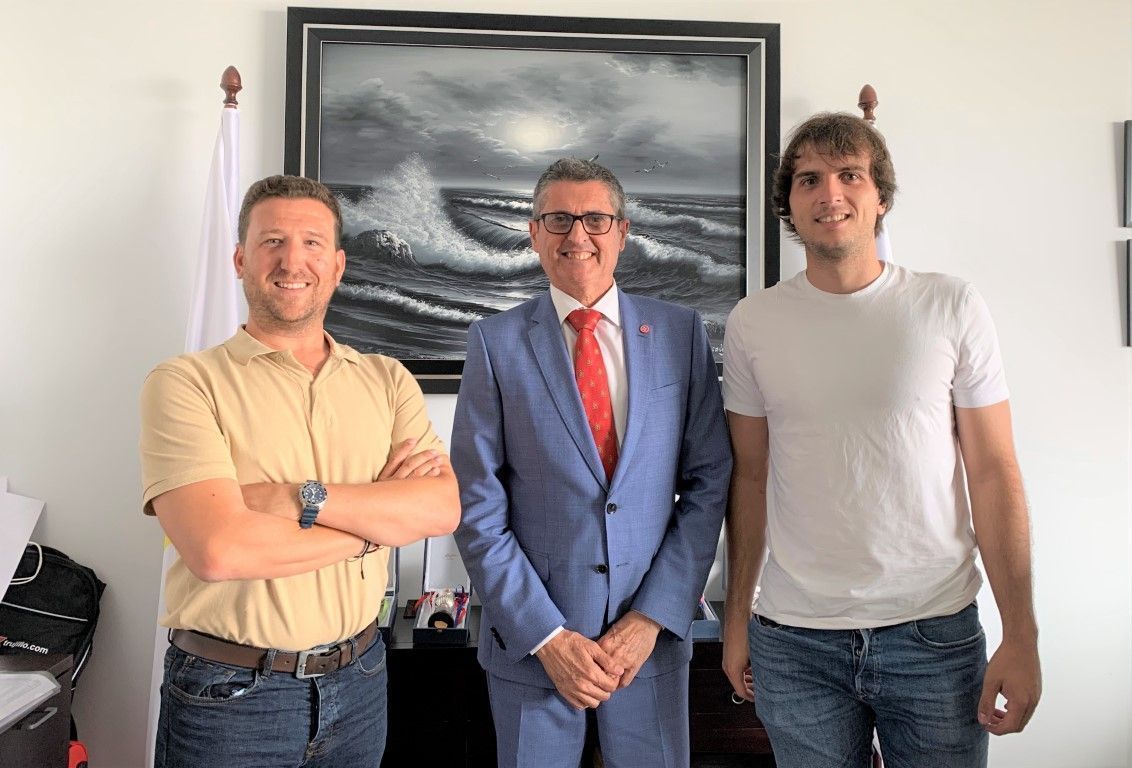 La RFFCE y la empresa Royalverd definen las obras del estadio Alfonso Murube
