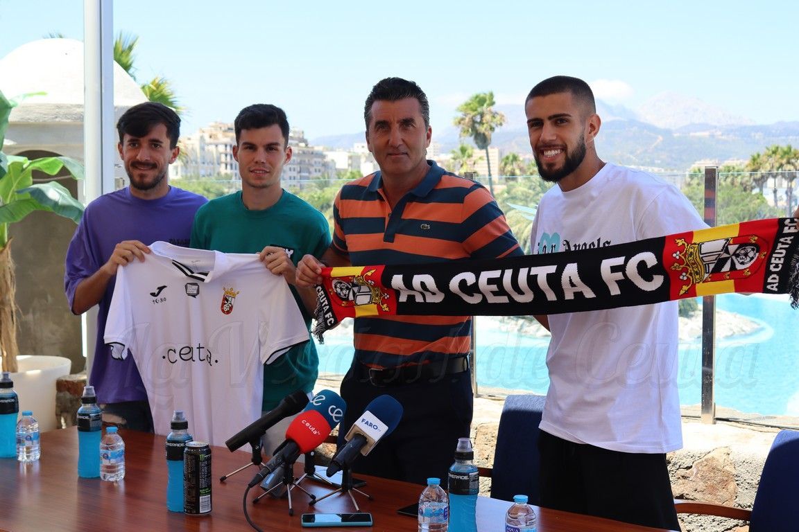 La AD Ceuta FC presenta oficialmente a sus primeros fichajes