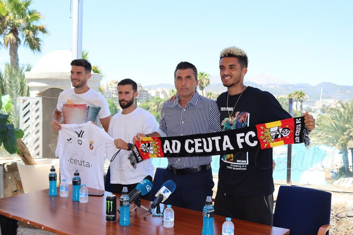 La AD Ceuta FC presenta oficialmente otros tres fichajes del primer equipo