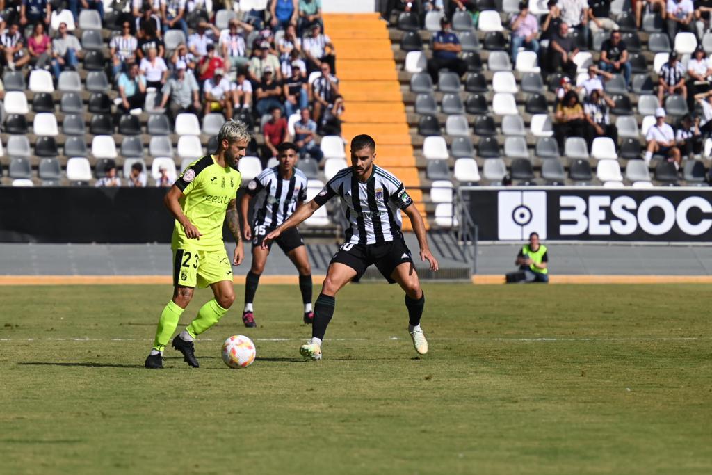 Otro entrenador que cae en el grupo del Ceuta: José María Salmerón, cesado del Badajoz