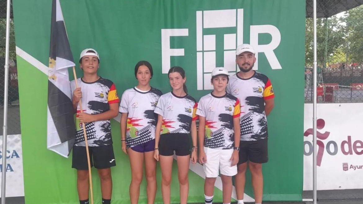 La ceutí Laura Soler gana su partido en el Campeonato de España Autonómico de Tenis Infantil