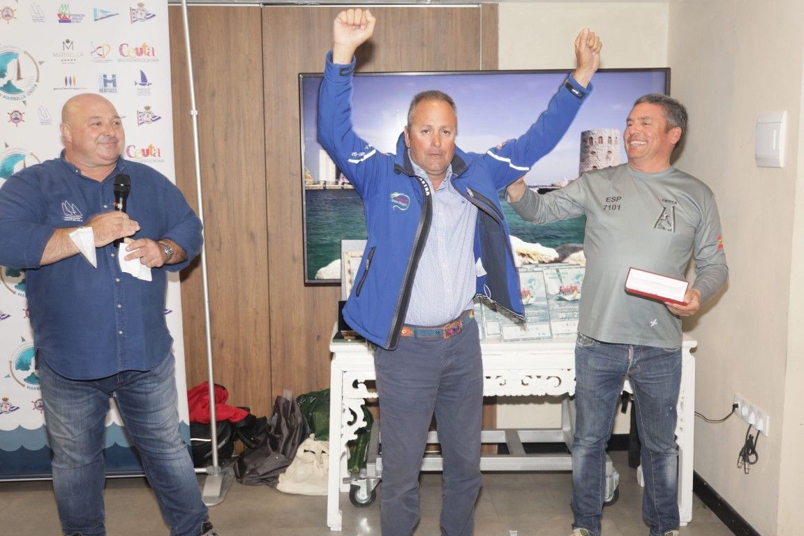 Los primeros ganadores de la 4ª Regata Intercontinental Marbella Ceuta recibieron ayer sus trofeos