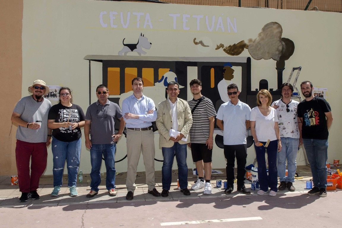 La Escuela de Arte decora la pared exterior de Endesa con el cartel ganador del concurso