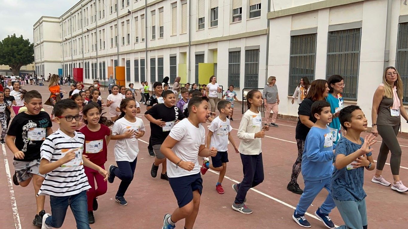 El colegio José Acosta organiza una carrera contra la leucemia infantil