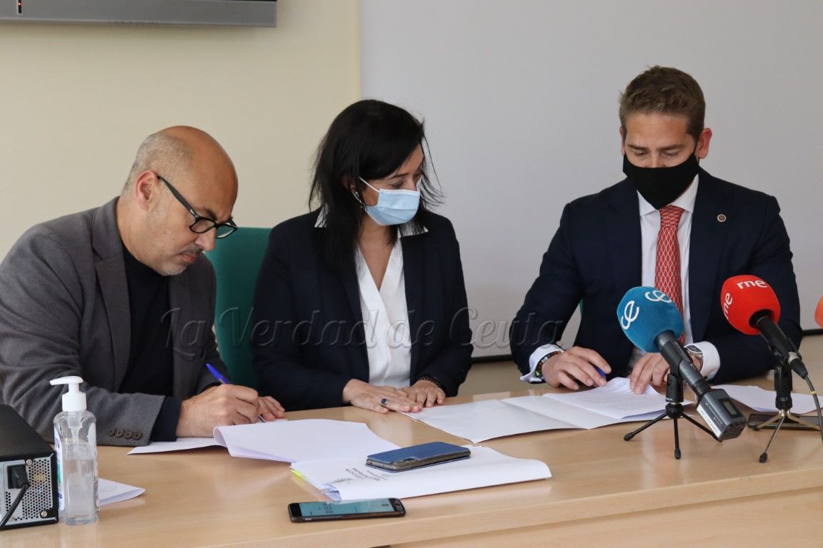 Cámara de Comercio firma un convenio de colaboración con la Dirección del MEFP