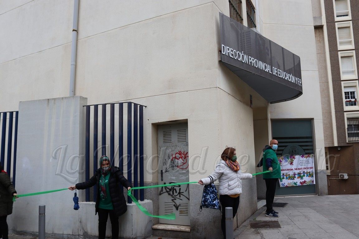 Cadena humana por la mejora de la educación especial