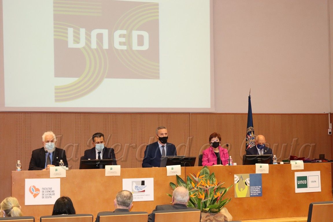 La UNED clausura el 50 aniversario de su creación