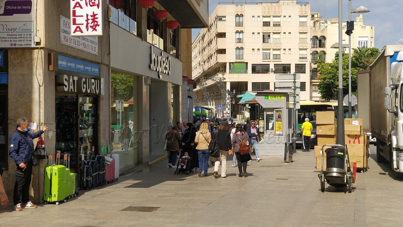 Los comercios ceutíes podrán abrir los domingos y festivos que quieran