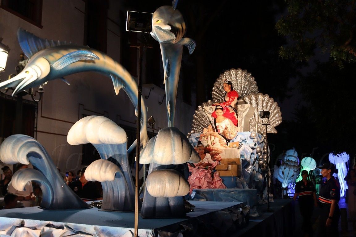 Un “Mar Iluminado” llena de luz, música y color las calles de Ceuta