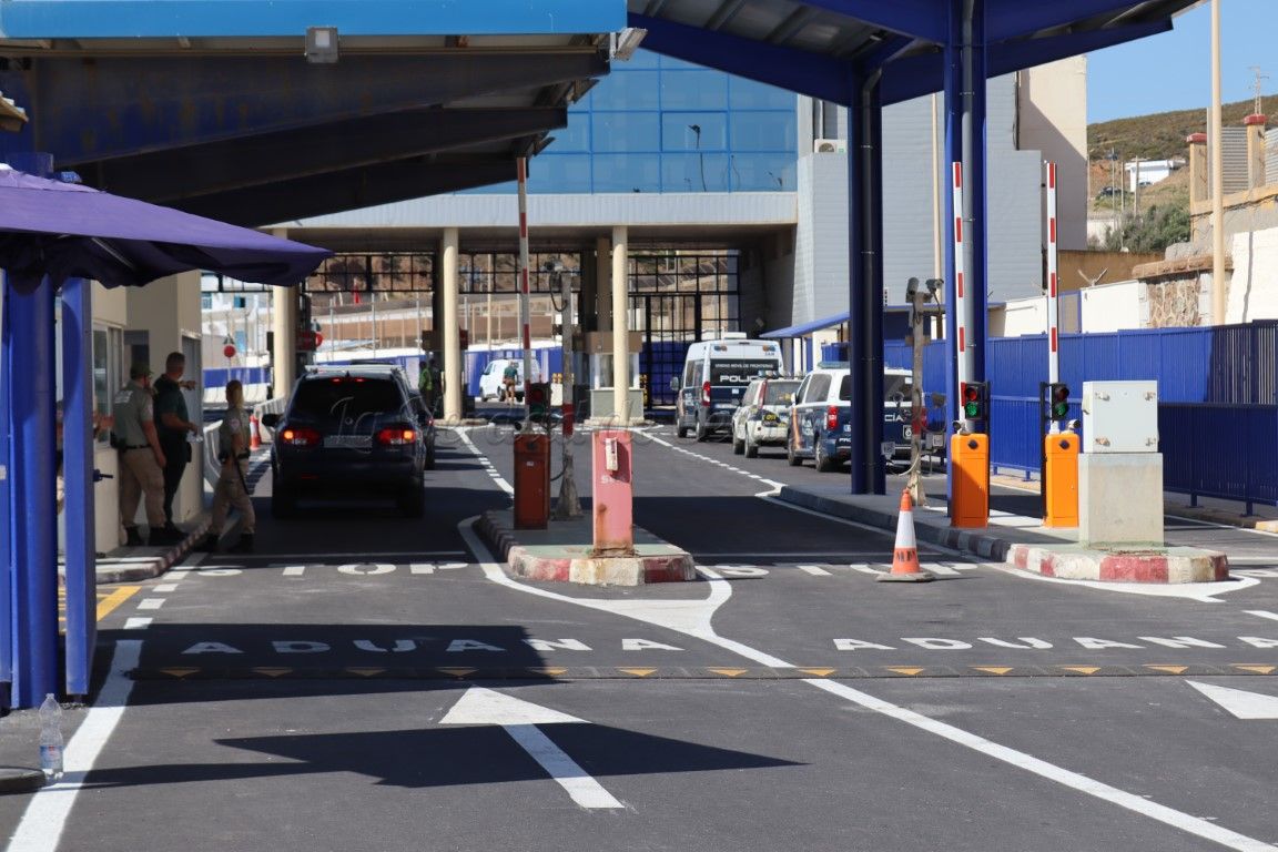 Casi 3 millones de personas cruzan la frontera del Tarajal en el último año