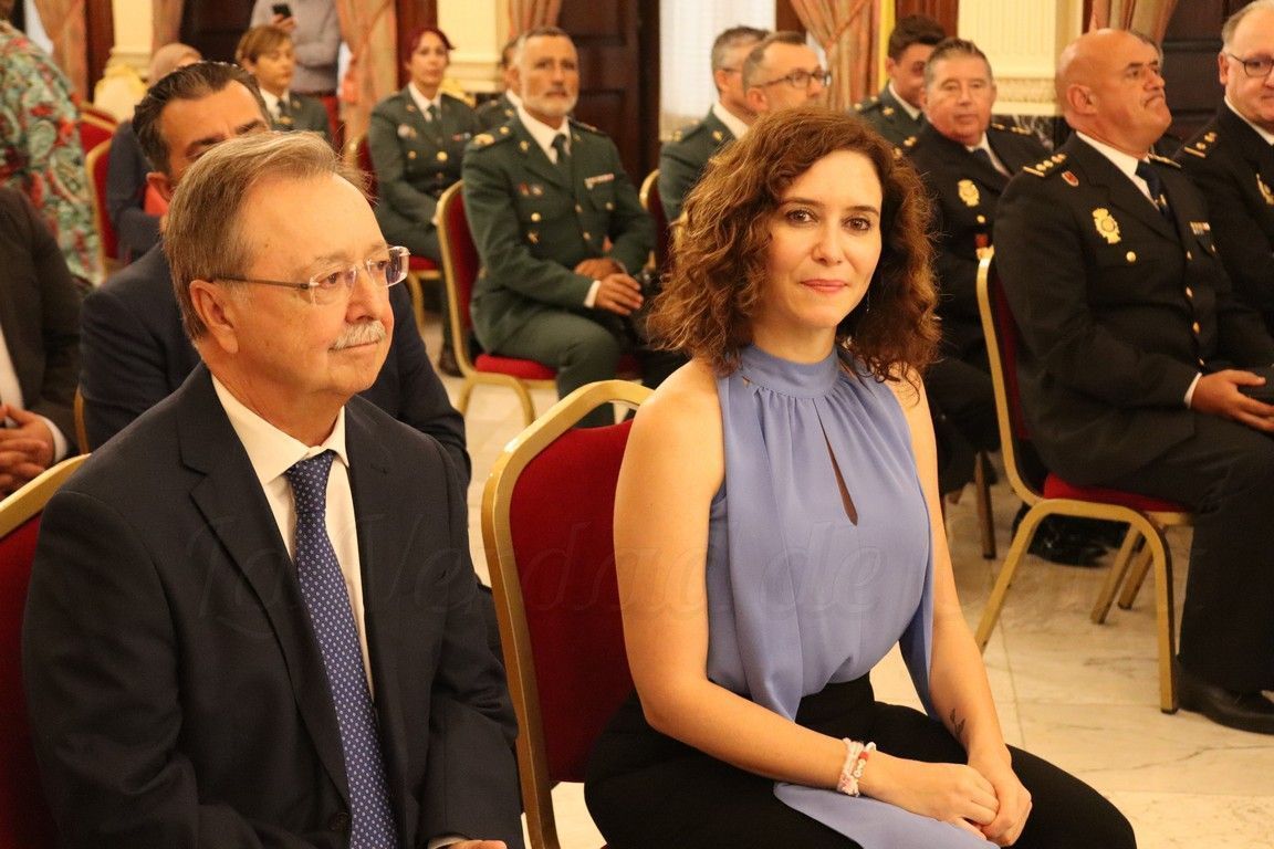 La presidenta de la Comunidad de Madrid pide en Ceuta una política migratoria “clara” y con más recursos