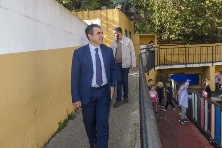 Carlos Rontomé realiza una visita al colegio Ortega y Gasset