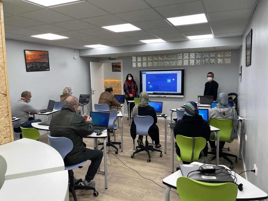 Puestos en marcha unos talleres de alfabetización digital
