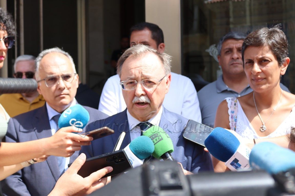 Juan Vivas: “sobre el 15 de septiembre estará finalizada la instalación del césped natural en el Murube”
