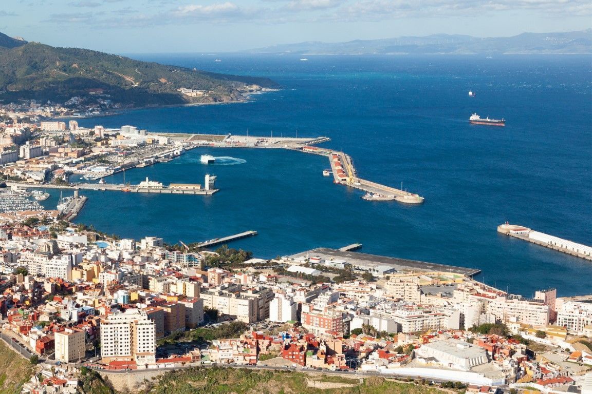 La Asamblea de Ceuta aprueba una propuesta del PSOE contra la subida de aranceles de EE.UU.