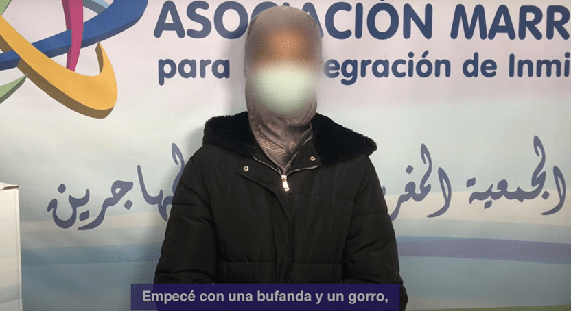 Denuncian que un colegio de Málaga aísla a una alumna de 14 años al decidir ponerse el velo