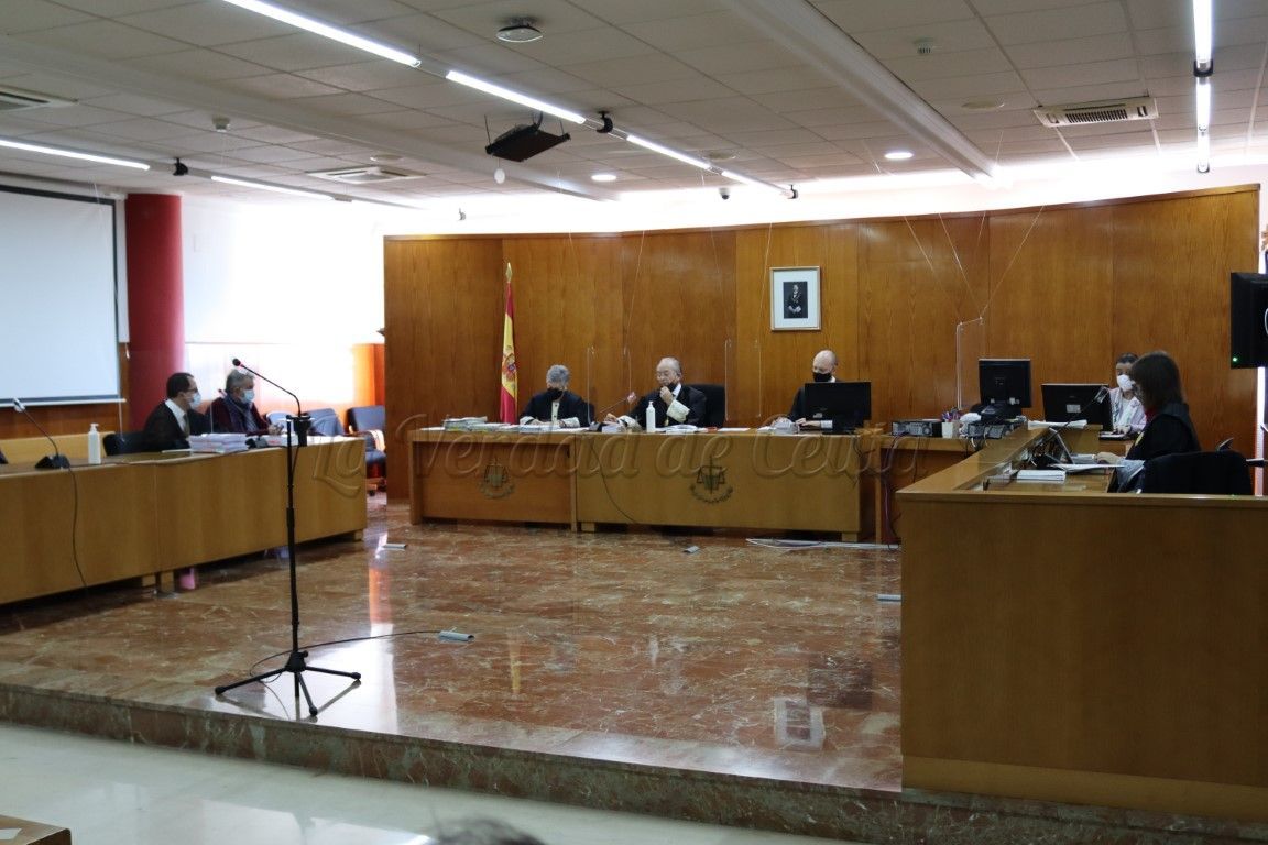 Momento del juicio antes de tener que trasladarlo a las dependencias del Juzgado de lo Penal