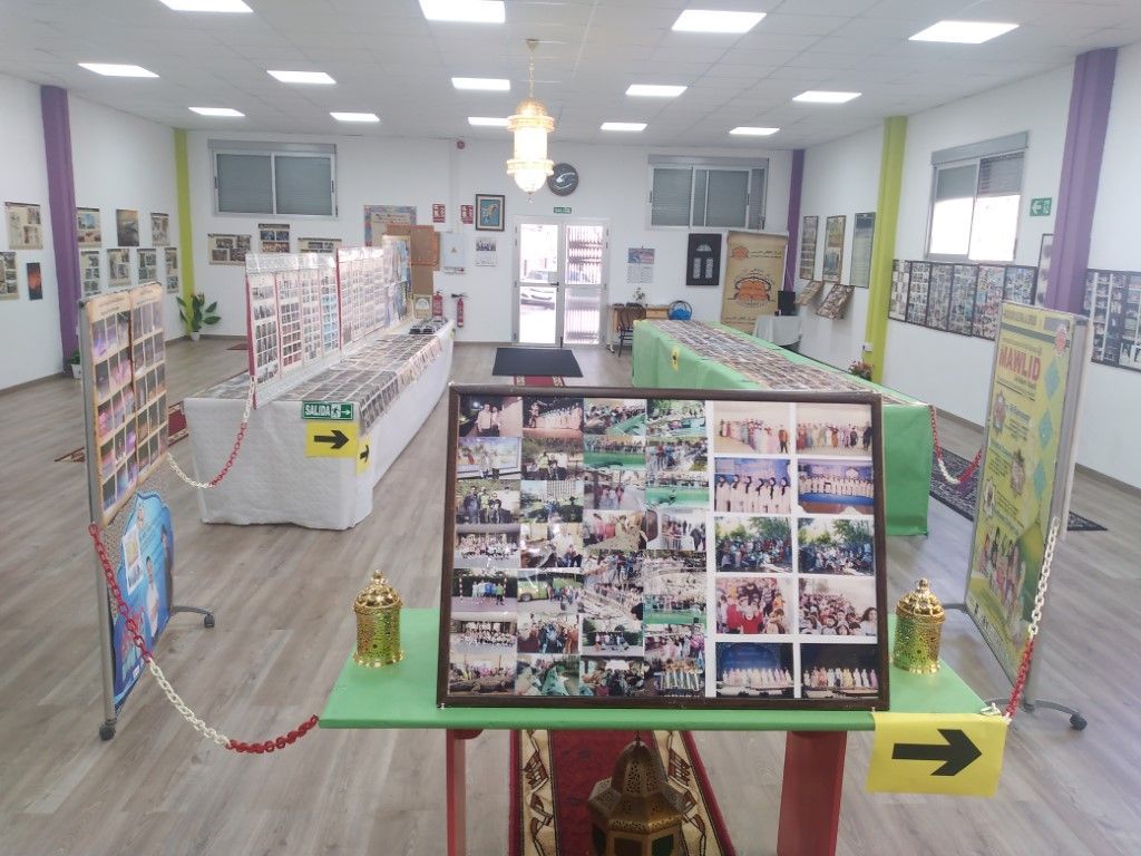 Al Idrissi promueve la exposición "12 años fomentando la convivencia"