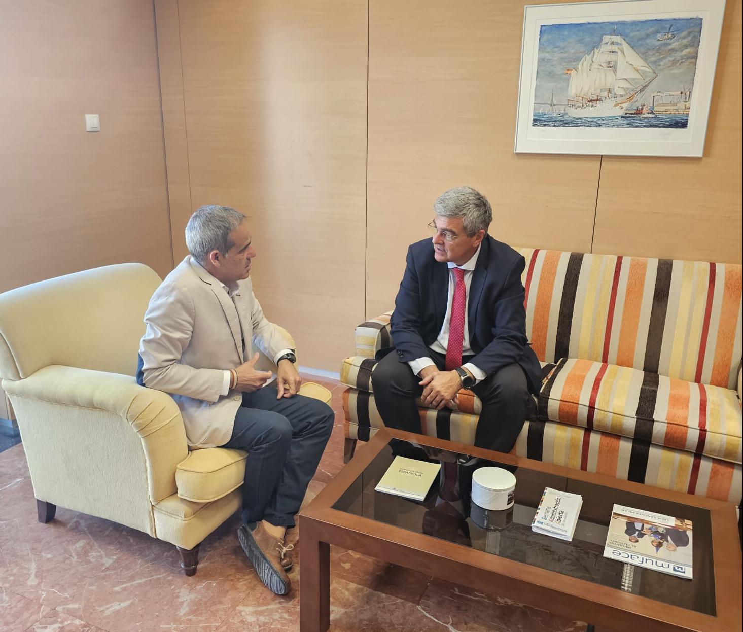 El delegado del gobierno se reúne con el subdelegado del gobierno en Cádiz
