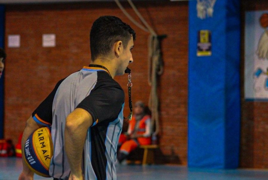 Tres árbitros de la FBC acuden a grandes campeonatos nacionales 