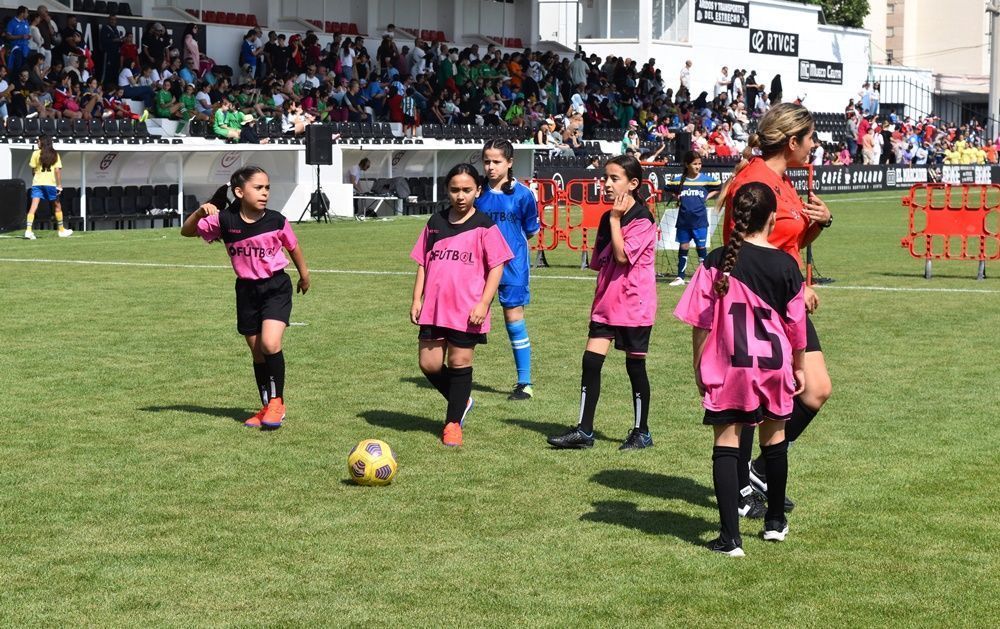 La RFFCE organiza la 2ª edición de la Liga Escolar Femenina con la ampliación a la categoría Infantil