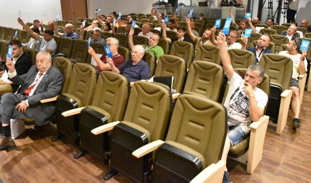 La Federación de Fútbol celebra esta tarde la asamblea general extraordinaria