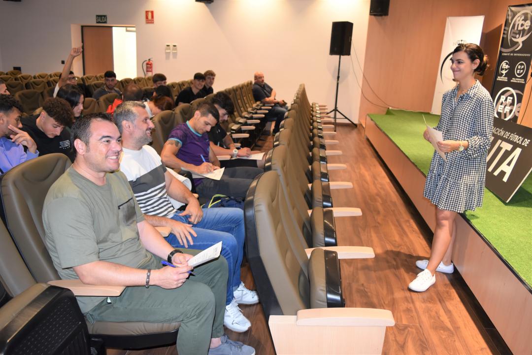 El Comité de Entrenadores de la Federación de Fútbol organiza una jornada sobre psicología
