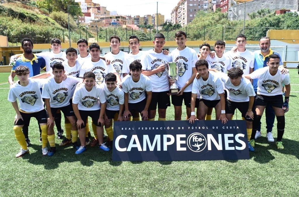 Los campeones y subcampeones de las categorías Juvenil y Regional ya tienen sus trofeos