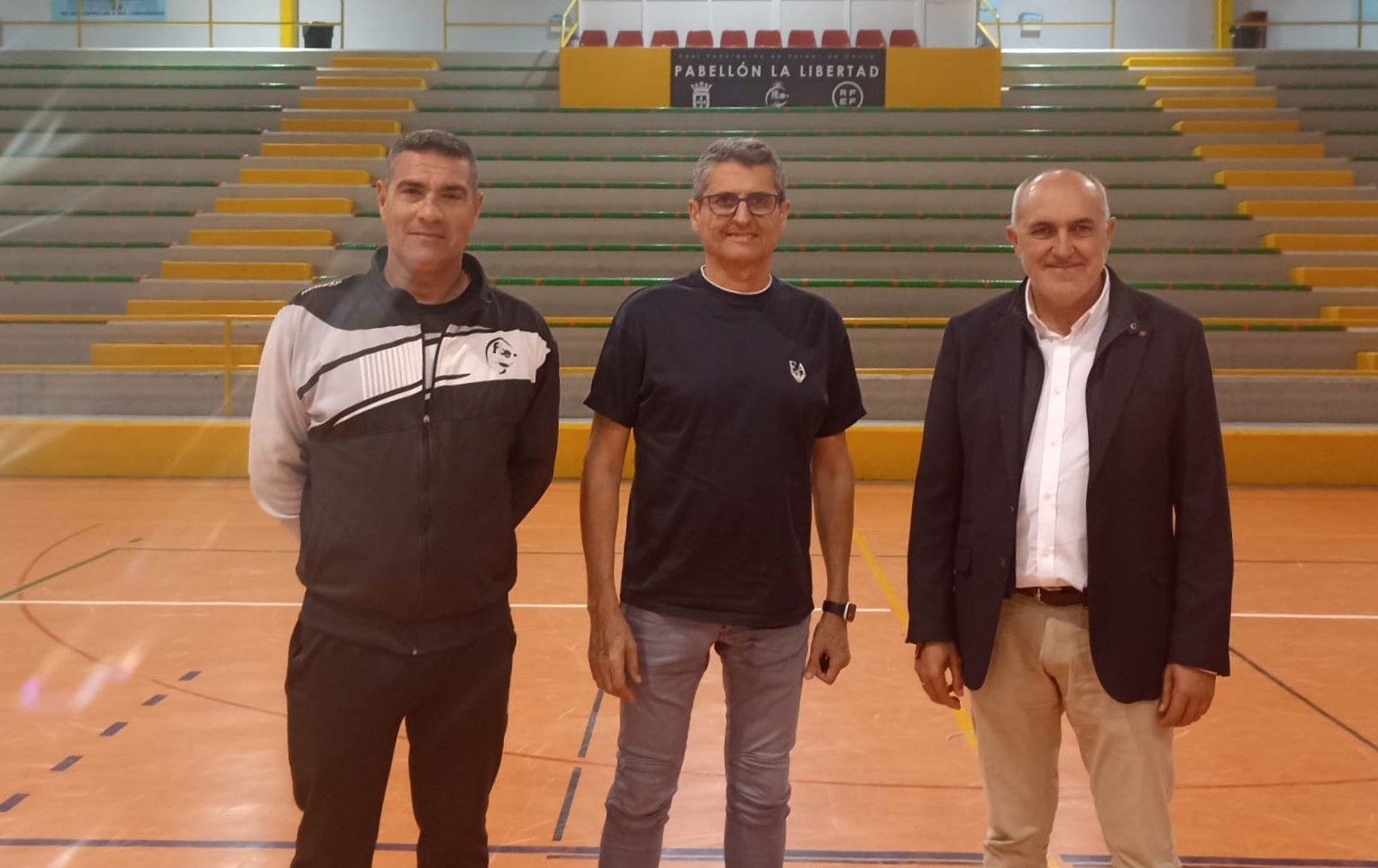 La Federación de Fútbol visita La Libertad y Santa Amelia para mejorar las pistas