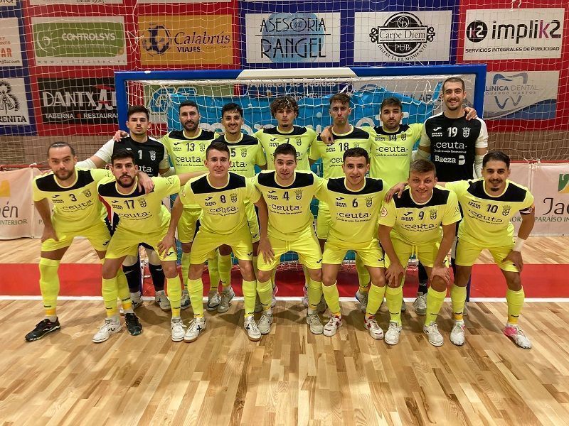 La UA Ceutí se lleva el partido ante el Mengíbar en los últimos minutos (2-4)